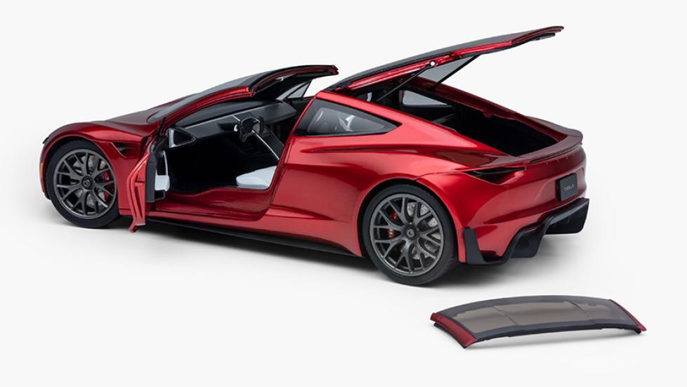 Cette version miniature de la Tesla Roadster a quelque chose de